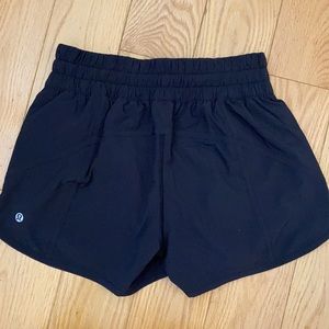 Lululemong tracker shorts size 6